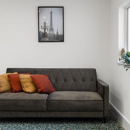 Star London Vivian Avenue 2-Bed Haven Apartment The Hyde Exterior foto